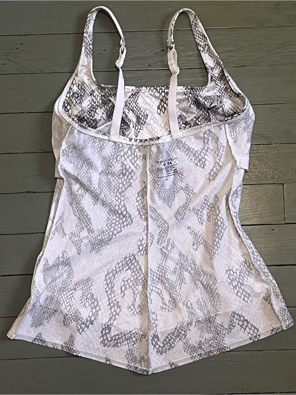 Ruby Ribbon Size 34 Shapewear Cami Tank Top Built-In Bra White Gray Print - Picture 5 of 12